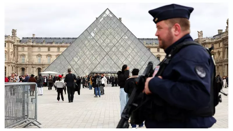 Louvre Museum Heist: Suspects Confess as Inside Job Theory Investigated