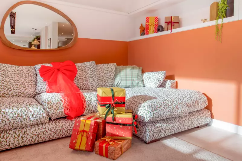 1 in 6 Adults Find Unwrapped Christmas Gifts Acceptable, Study Reveals