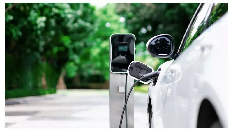 £1.5bn Boost for UK Electric Vehicles: Grants & Charging Points