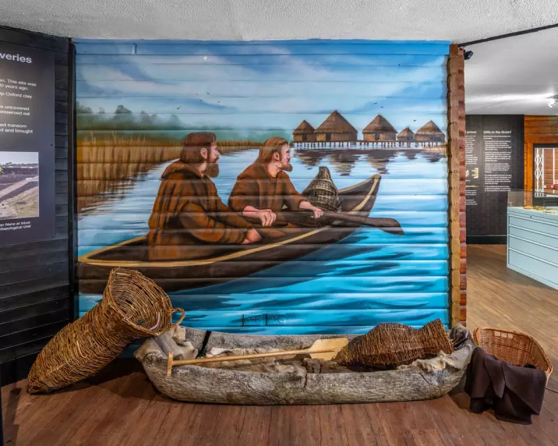 3,500-Year-Old Bronze Age Boats Emerge From Cambridgeshire Mud