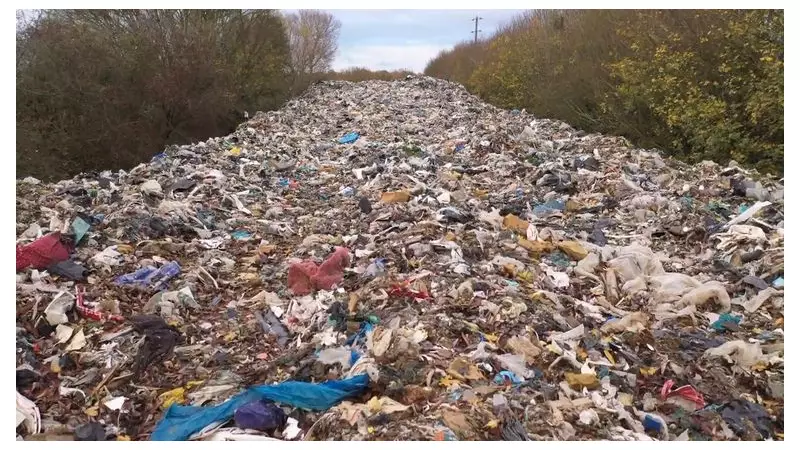 40ft Waste Mountain in Oxfordshire Branded 'Utterly Appalling' by PM