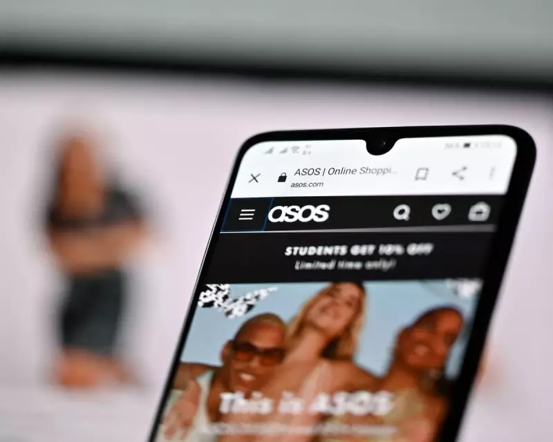 Asos narrows losses to £282m as AI stylists target sales revival