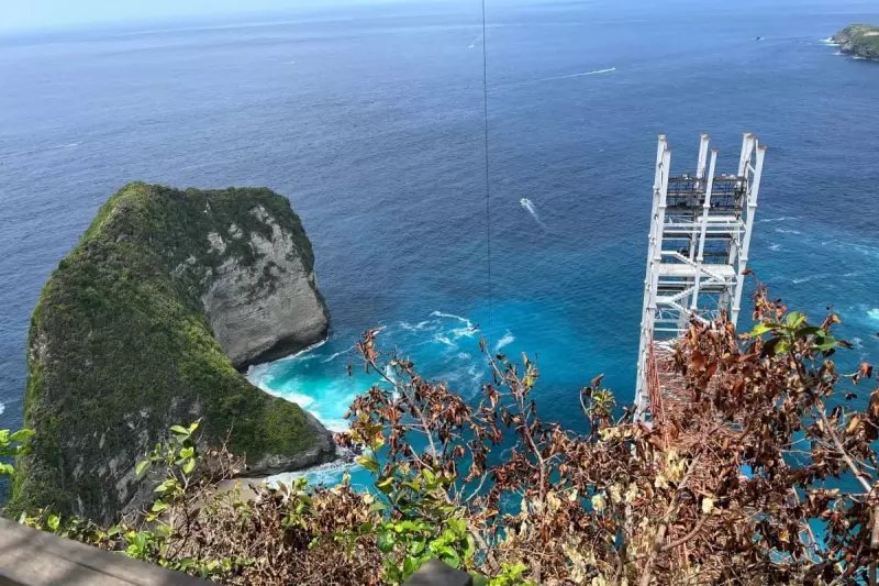 Bali's Iconic Kelingking Beach Faces Controversial Transformation with New Lift Construction