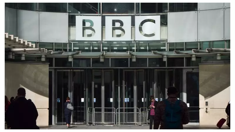 BBC Leadership Crisis: Political Reactions to Davie's Resignation