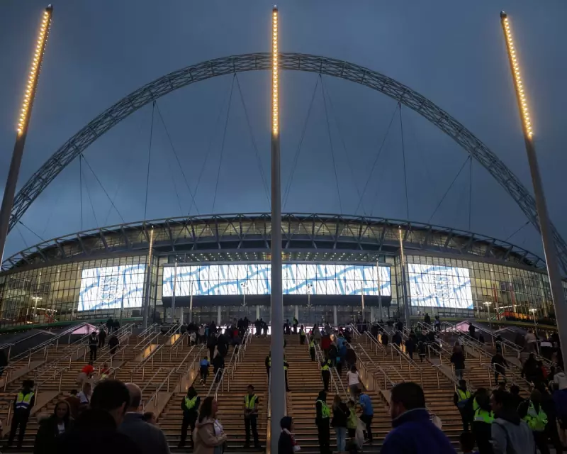 English Football Ends Political Tributes: Clubs Agree to Focus Solely on Sport