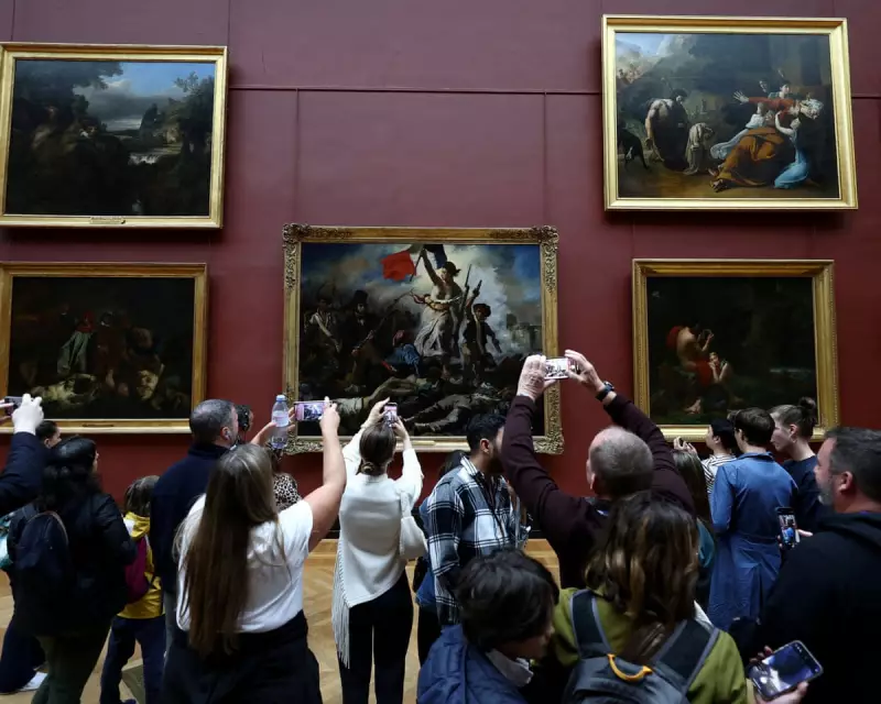 Gallery Photography Debate: Why One Visitor Changed His Mind