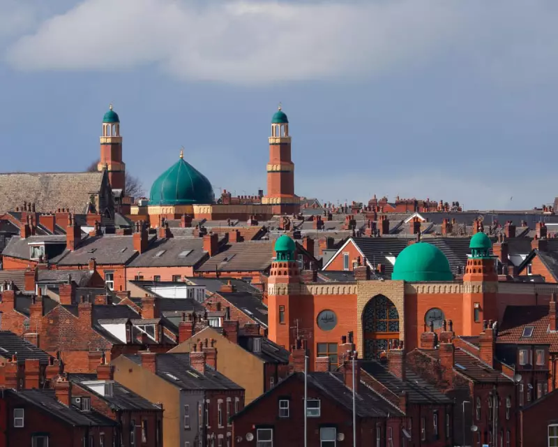 Mosque Attacks Soar: 40% Feature Nationalist Symbols