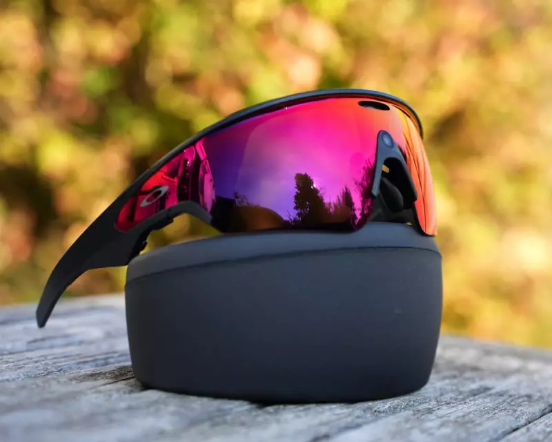 Oakley Meta Vanguard Review: The AI Running Glasses That See Your Workout Before You Do