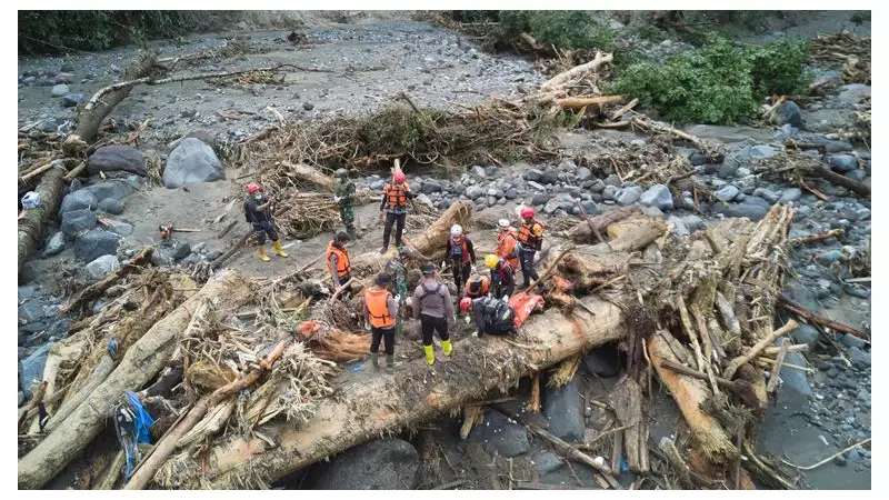 Over 600 Dead in Southeast Asia Floods and Landslides
