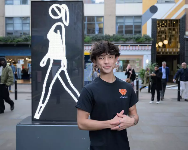 Pavement Vigilante Exposes Britain's Worst Pedestrians: The Cameron Roh Walking Etiquette Campaign