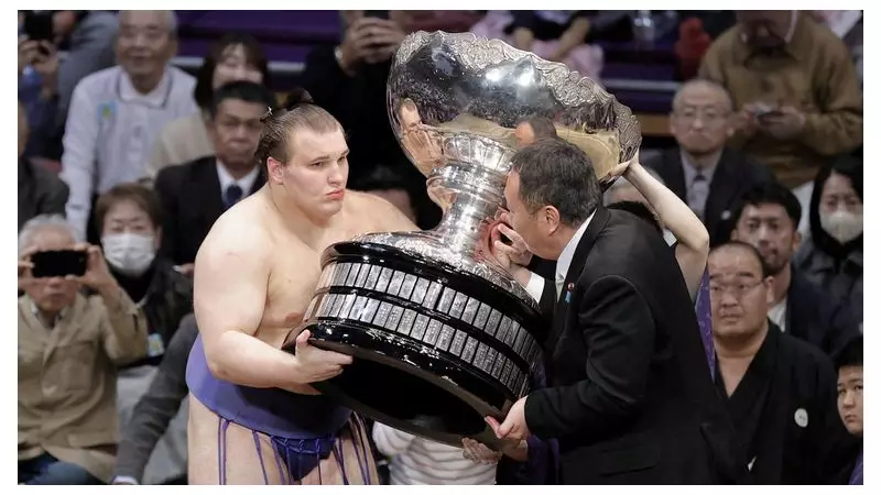 Ukrainian Sumo Wrestler Makes History With First Elite Win in Japan