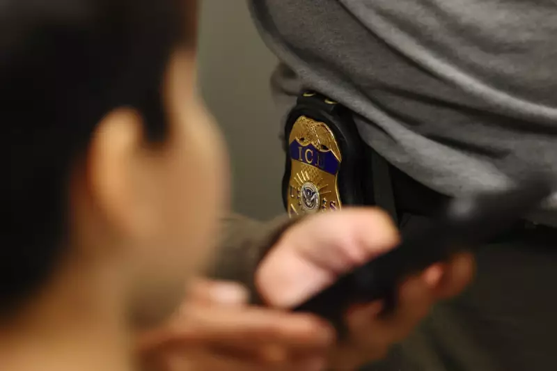 US Call Centre Fails Migrant Children, Leaving Them in Peril