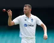 Australia's Ashes Blow: Hazlewood and Abbott Injury Scares Before Perth Test