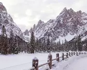 Hiking the Dolomites: A 5-Day Italian Mountain Adventure Guide