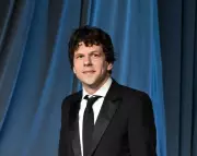 Jesse Eisenberg Makes Extraordinary Kidney Donation to Complete Stranger