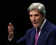 John Kerry Urges Australia to Confront Top Polluters at COP31