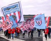 Le Bris's Sunderland Revolution: How Team Spirit is Defying Championship Expectations