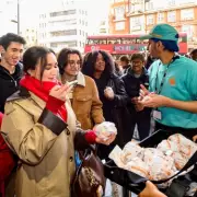 Londoners Queue 30+ Hours for Lifetime of Free Popeyes Chicken
