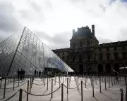 Louvre Forced to Close Gallery Due to Structural Safety Concerns