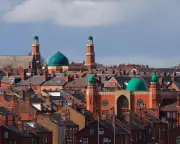 Mosque Attacks Soar: 40% Feature Nationalist Symbols