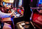 NSW Bans 670+ Pokies Venues from 24/7 Gambling After 4am