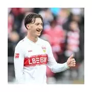 Seven Midfielders Manchester United Are Targeting for 2026 Transfer