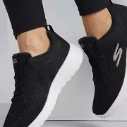 Skechers' £59 Trainers Slashed to £30 in Black Friday Steal