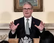 Starmer Denies No.10 Role in Minister Briefings Amid Tory Claims