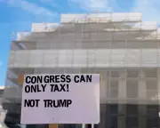 Supreme Court Showdown: Trump's Tariff Powers Face Constitutional Challenge