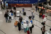 US Flight Chaos: 40 Airports Cut 10% of Flights Amid Shutdown
