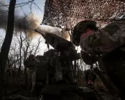 Zelenskyy Defends Ukraine as Europe Joins Peace Talks