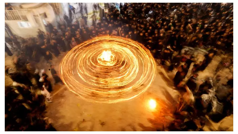 2025's Most Striking Images: From Everest to Extinction Rebellion