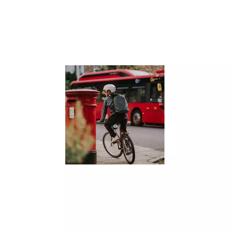 American TikToker Reveals Hidden History in UK's Royal Postboxes