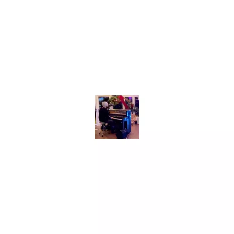 Chris Martin Surprises Stafford Newlyweds with First Dance Serenade