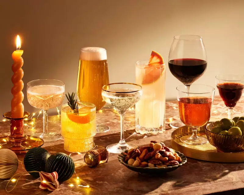 Expert's Guide: What to Drink on Christmas Day 2025, From Fizz to Festive Cocktails