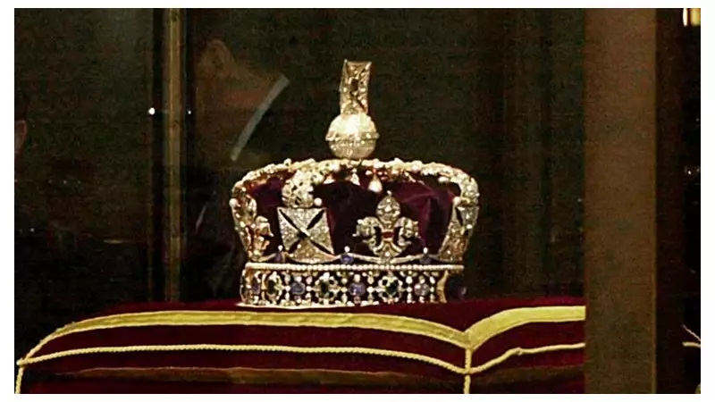 Four Arrested After Apple Crumble & Custard Thrown at Crown Jewels Display