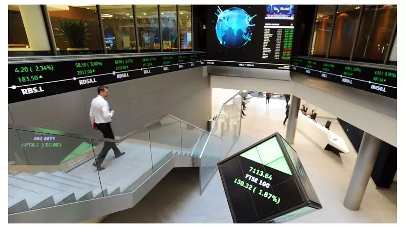 FTSE 100 Soars 21.5% in Best Year Since 2009, Beating US & European Rivals