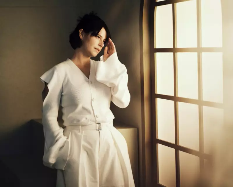 Jessie Buckley Narrates Maggie O'Farrell's 'Hamnet': A Haunting Audiobook of Grief