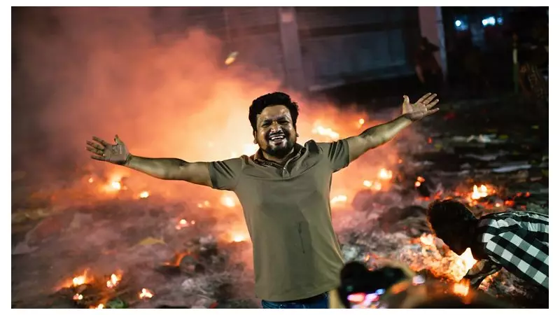 Journalists Rescued as Dhaka Newspaper Offices Set Alight in Political Unrest