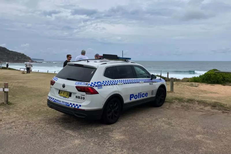 Man dead, teen missing after boat capsizes off Sydney's Palm Beach