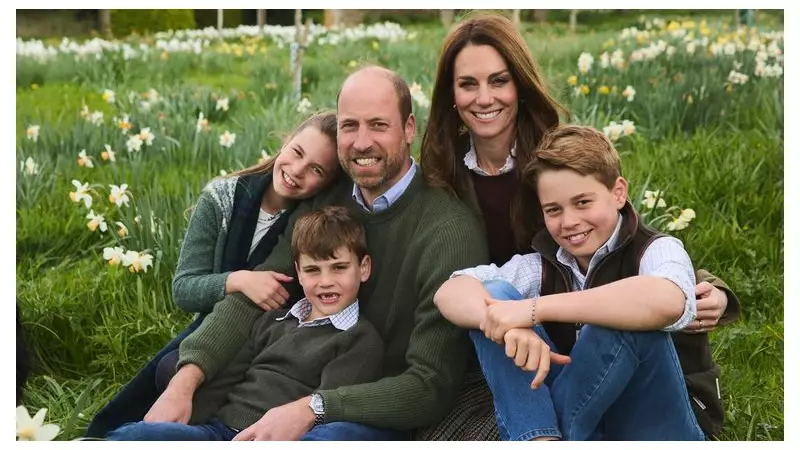 William and Kate's 2025 Christmas card shows family unity after cancer recovery