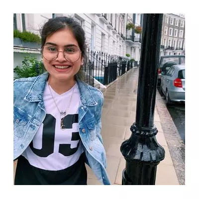 How I Cleared £30k Debt Living in a London Hostel at 23