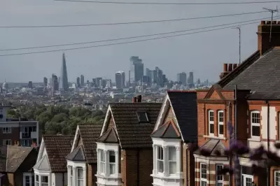 London House Prices Fall 2.4% Amid Budget Uncertainty
