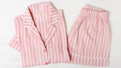 Used Pyjamas & Rotten Fruit: Survey Reveals UK's Worst Christmas Gifts