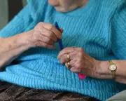 1 in 10 Over-70s in UK Show Alzheimer's Brain Changes, Study Reveals