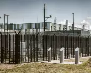 AI Boom's Hidden Cost: Emissions Rival NYC, Water Use Surpasses Bottled Demand