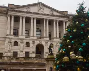 Bank of England Cuts Rates to 3.75% as MPC Split Over Future Path