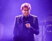 Barry Manilow, 82, Postpones Shows for Lung Cancer Surgery, Aims for February Return