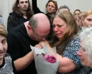 Bondi Vigil: 10-Year-Old Matilda's Parents Lead Mourning for 15 Terror Attack Victims