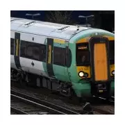 Contactless Rail Expansion Sparks Fare 'Soar' Fears for UK Passengers